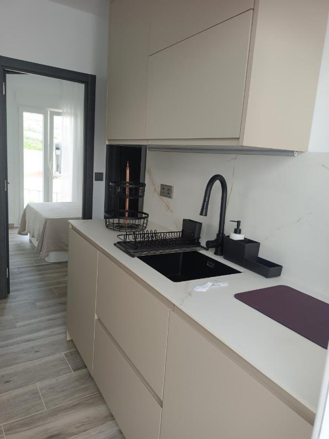 Lebana Plaza Dario Apartment Facinas Bagian luar foto